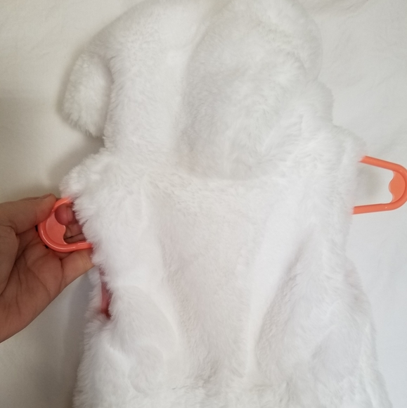 First Impressions Bear Hooded White Faux Fur Vest 18 Months - Picture 11 of 12